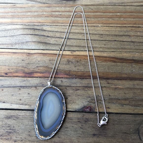 9- Polished Natural Geode Slice Pendant in Neutral Tones Crystal Surround! EUC - Picture 2 of 12